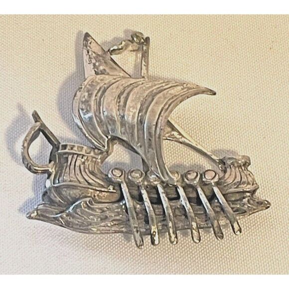 Thief of Bagdad collectable pin Ship 1940 great Korda - Picture 1 of 7